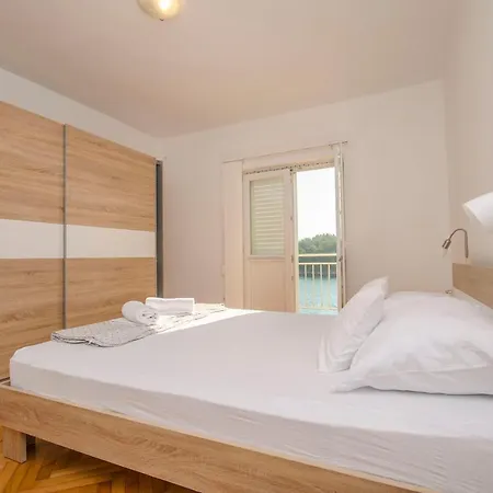 Slobodan By The Sea Apartment